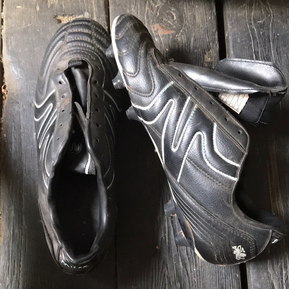 Soccer cleats